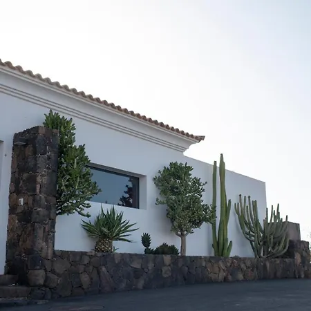 Villa Casa Mila With Heated Pool In El Roque *